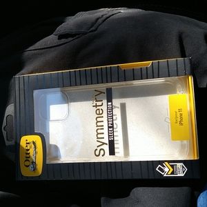 iPhone 11 OtterBox clear with glitter symmetry series